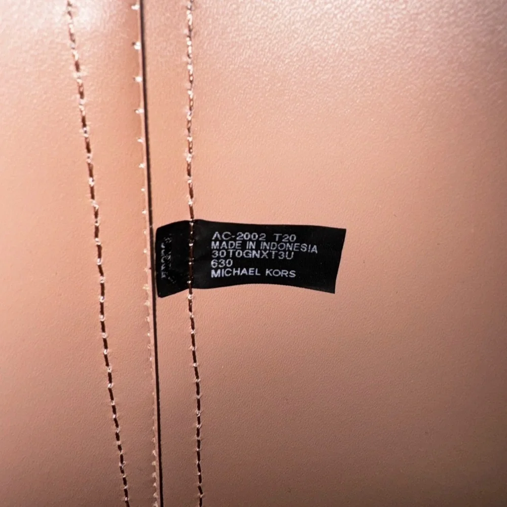 Michael Kors Sullivan Tote Bag - Picture 9 of 9